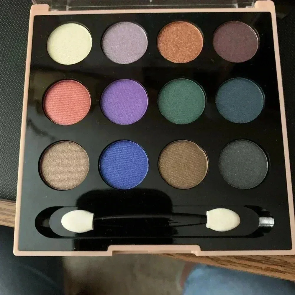 🌺HOST PICK🌺 Eyeshadow 12 Shads Pallet